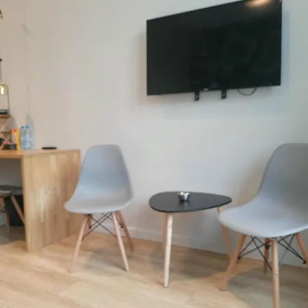 So In Station Apartment